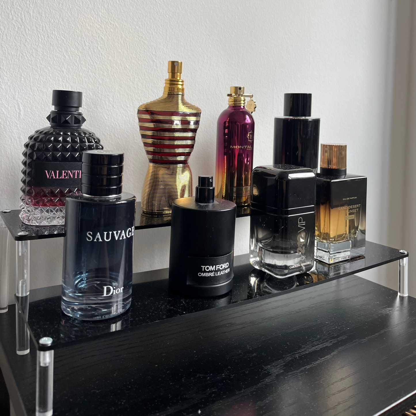Transparent/Black Shelf for Perfumes – Aurashelves