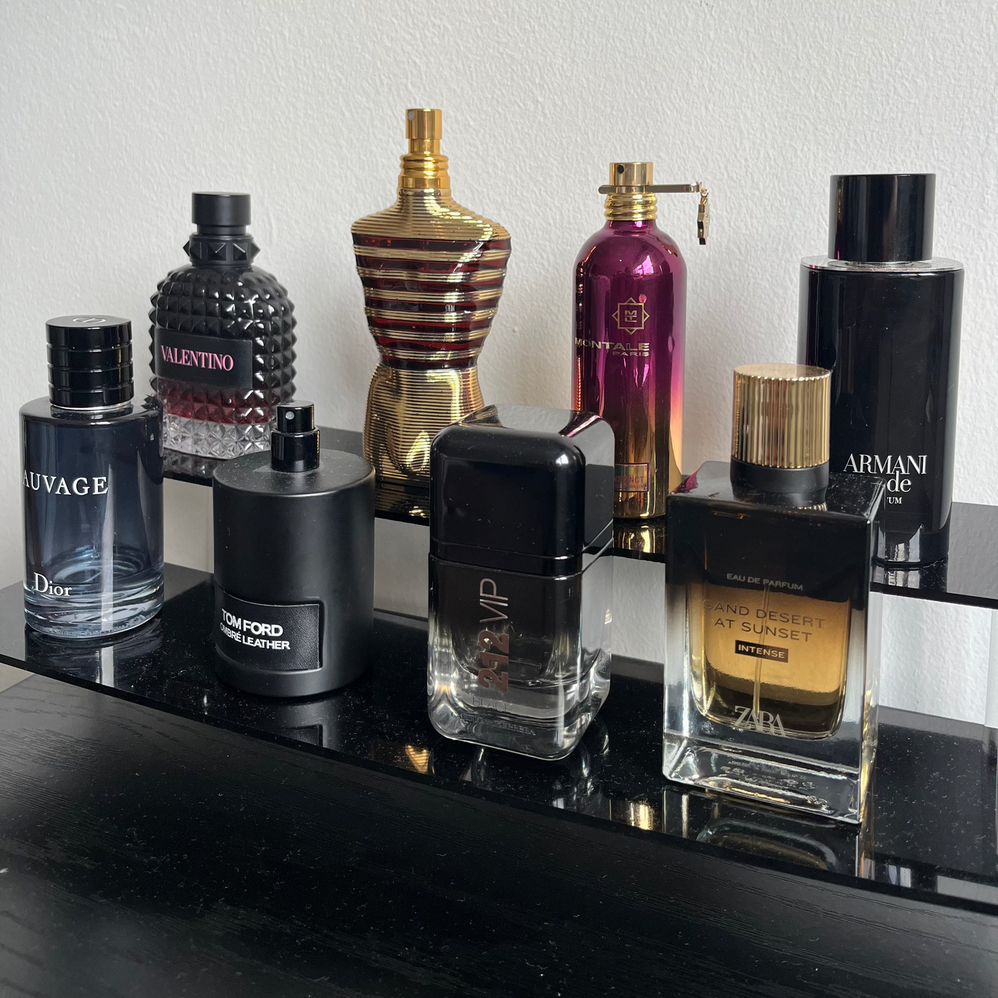Transparent/Black Shelf for Perfumes – Aurashelves